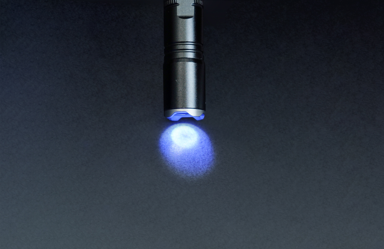 リーク瞬間補修材 専用電池式小口径UVライト 照射範囲 直径約20mm