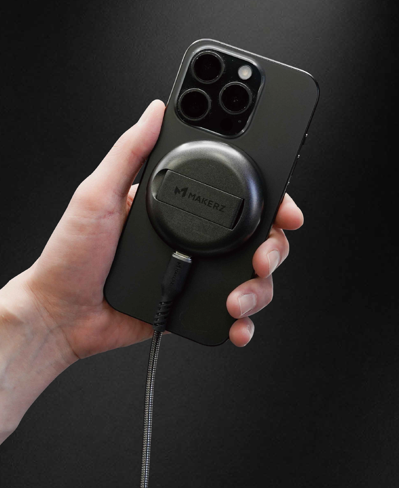 SOLIDZ Power Charger Model QS マグネット固定により安定したワイヤレス充電を実現